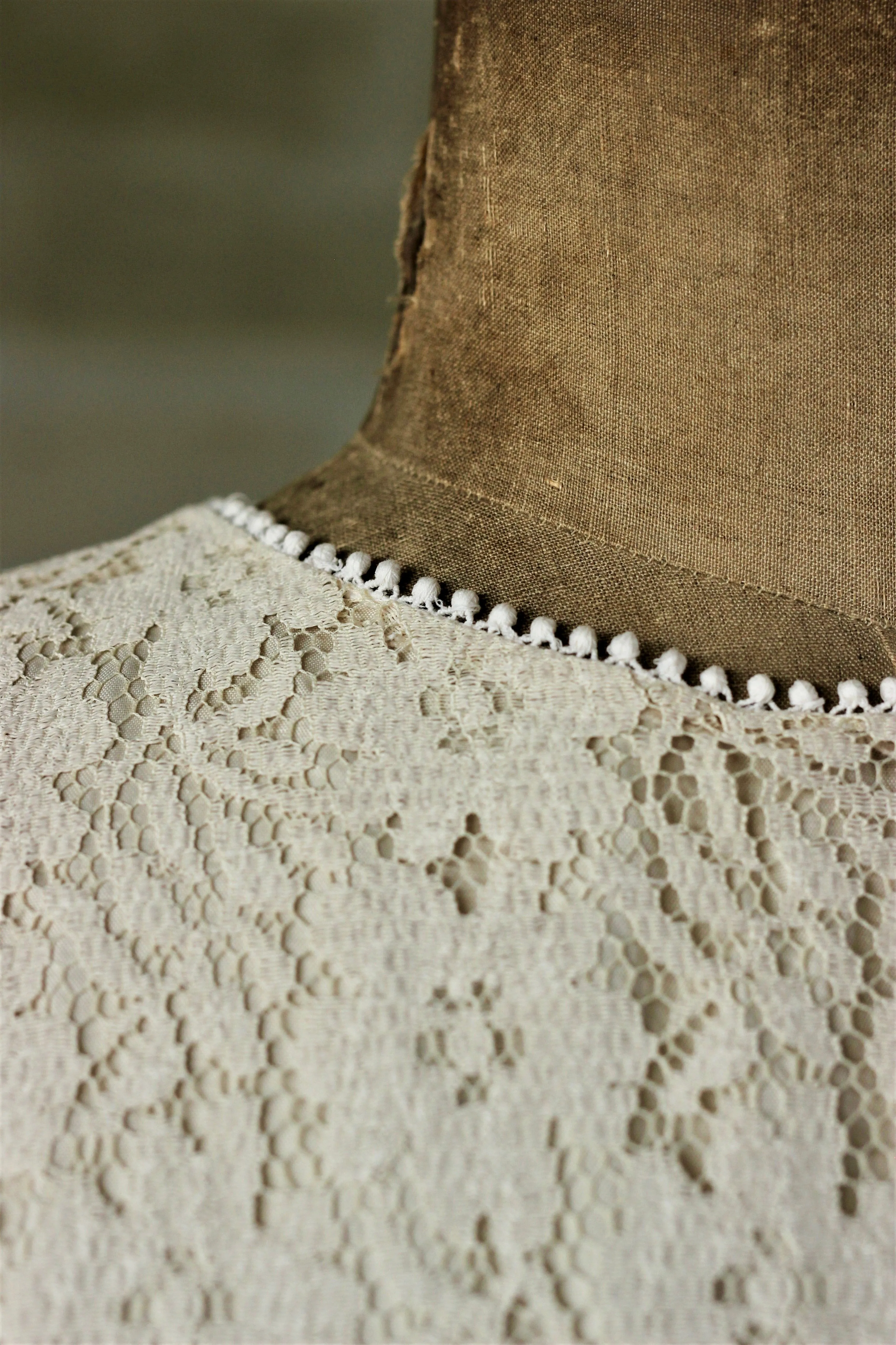1950s Vintage Sand Lace Top/Made in Denmark/Size L