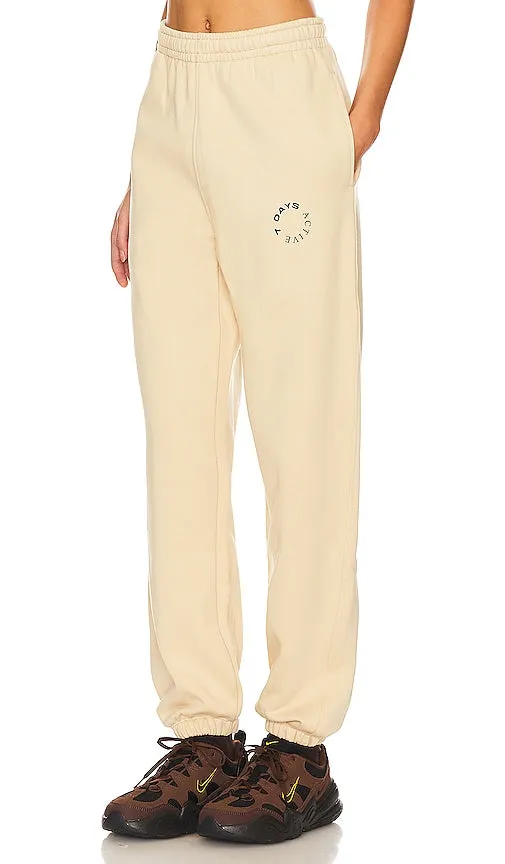 7 Days Active Sweatpants in Beige