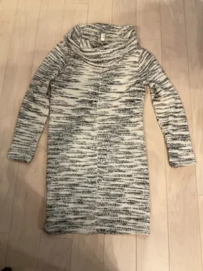 {{ClientCode}} GREY LOFT SWEATER DRESS, L