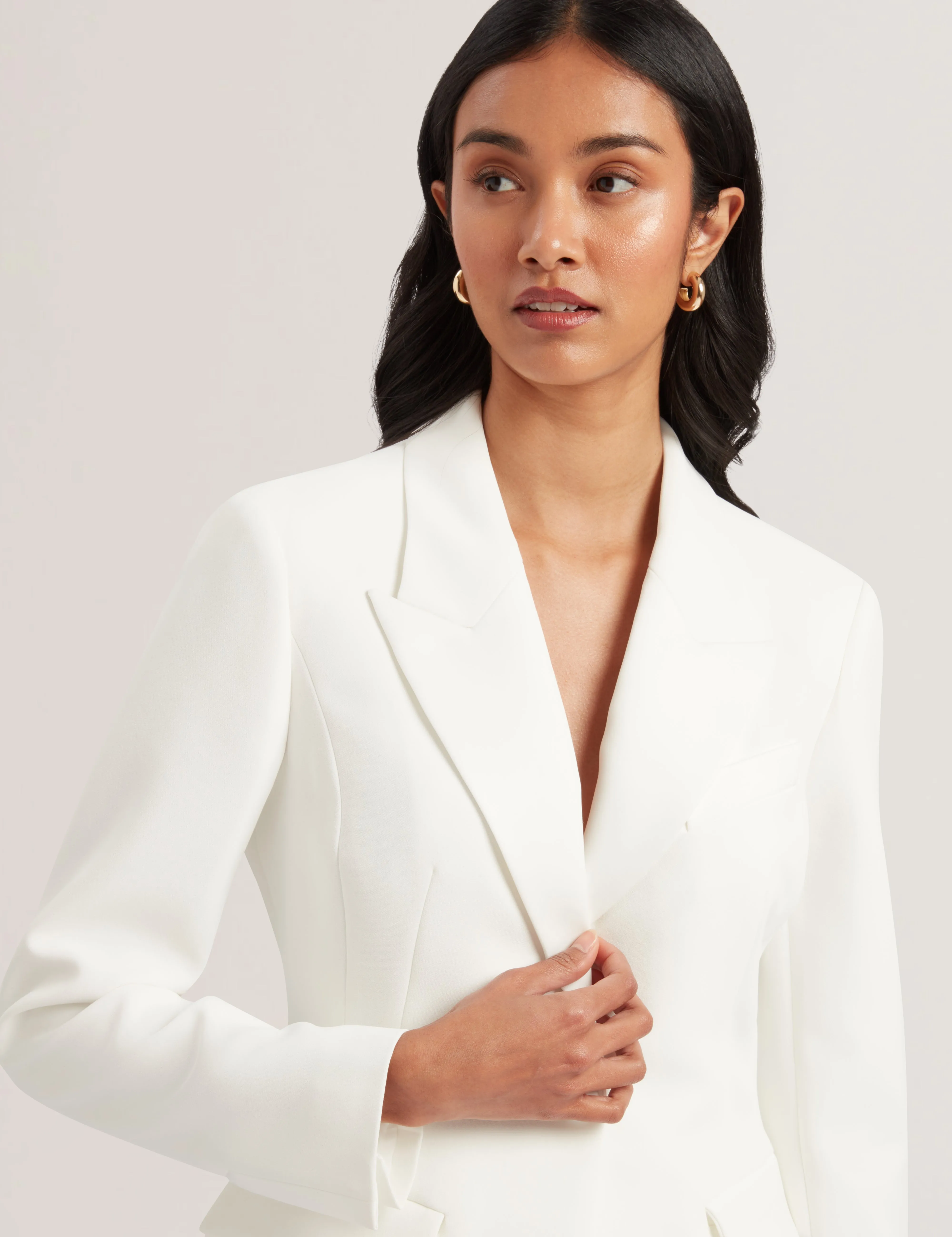 Cloa Contrast Satin Hourglass Tailored Bla White