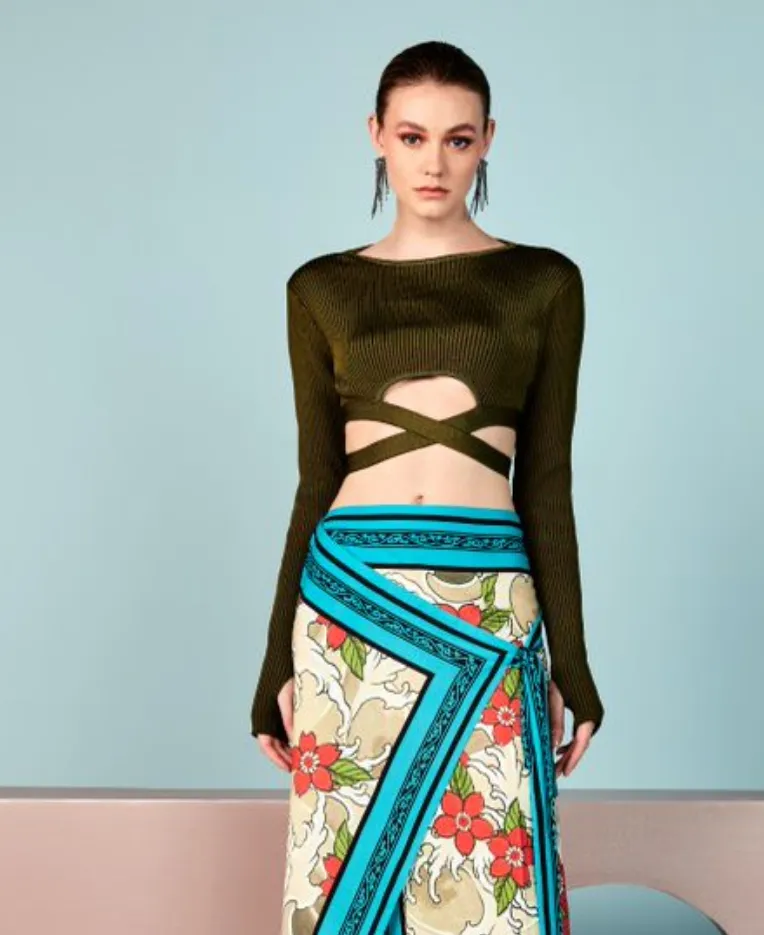 Crossed Top