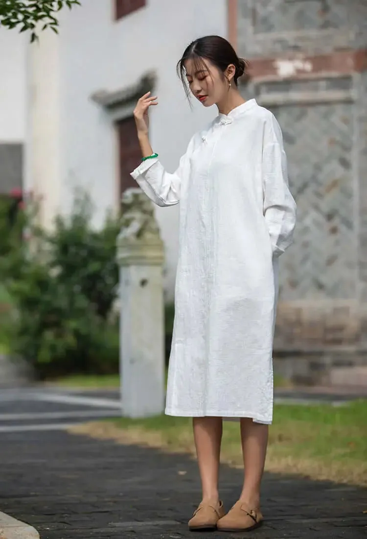 Elegant Long-Sleeved Linen Dress with Vintage Charm