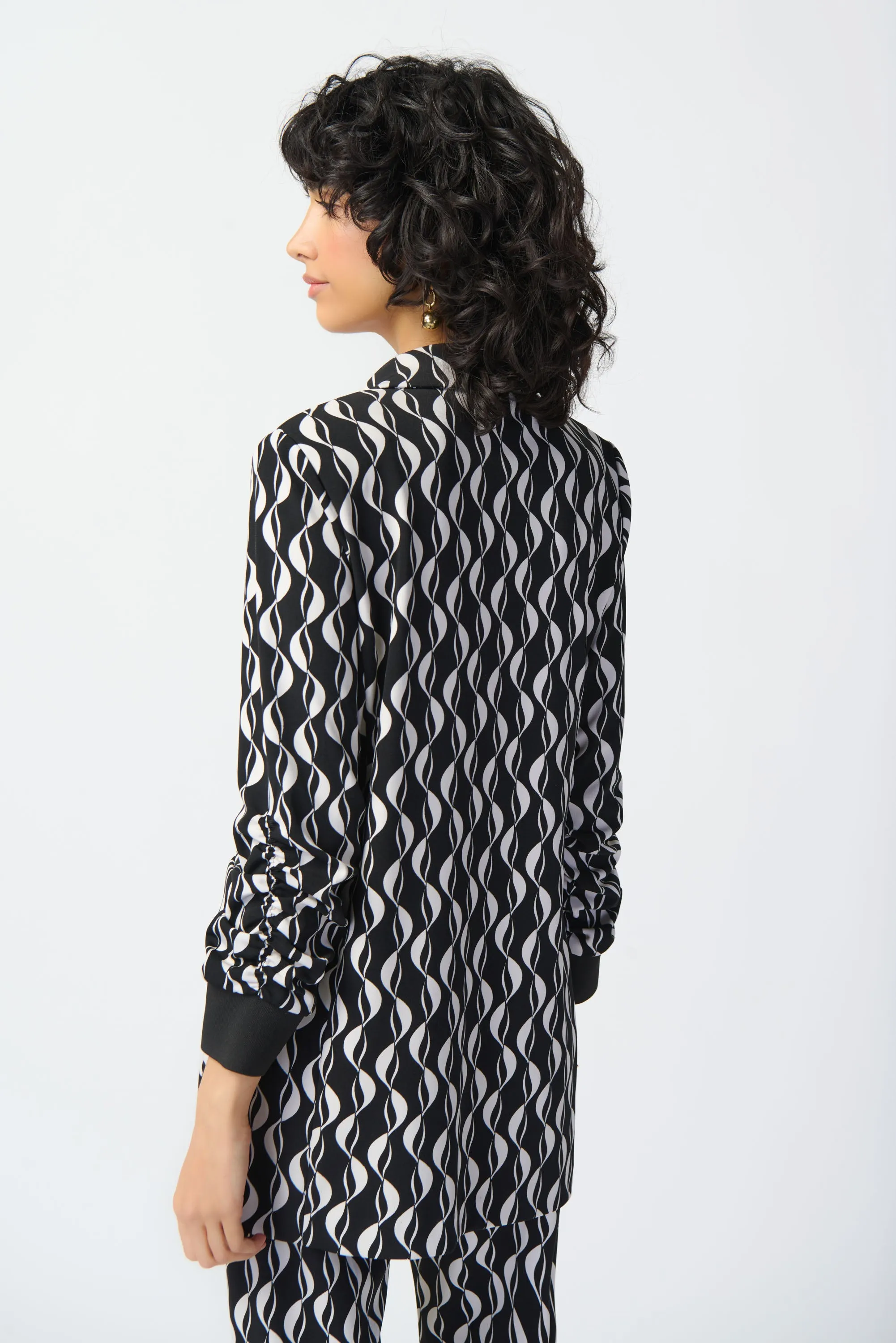 Geometric Print Silky Knit Blazer