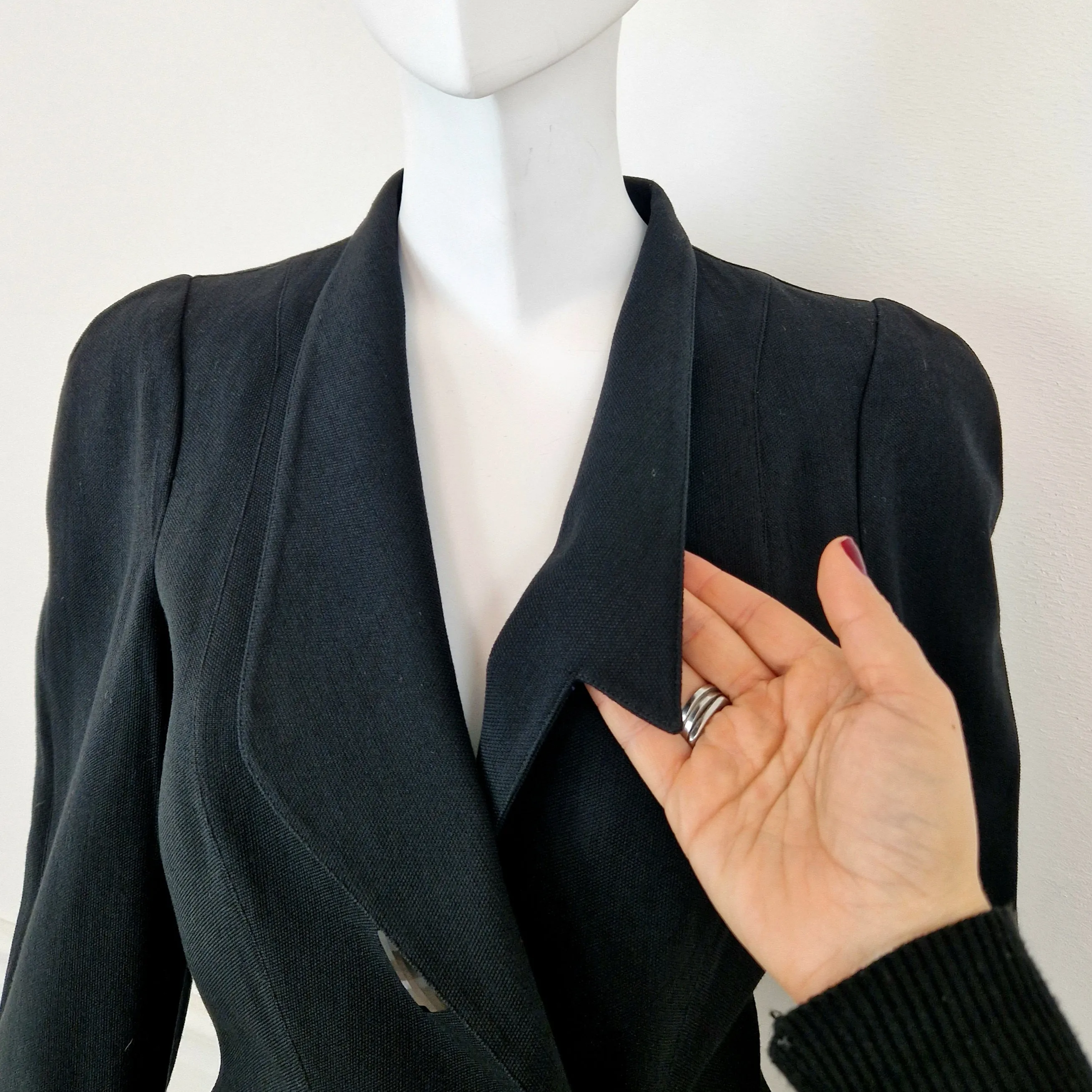 Giacca Thierry Mugler asimmetrica nera