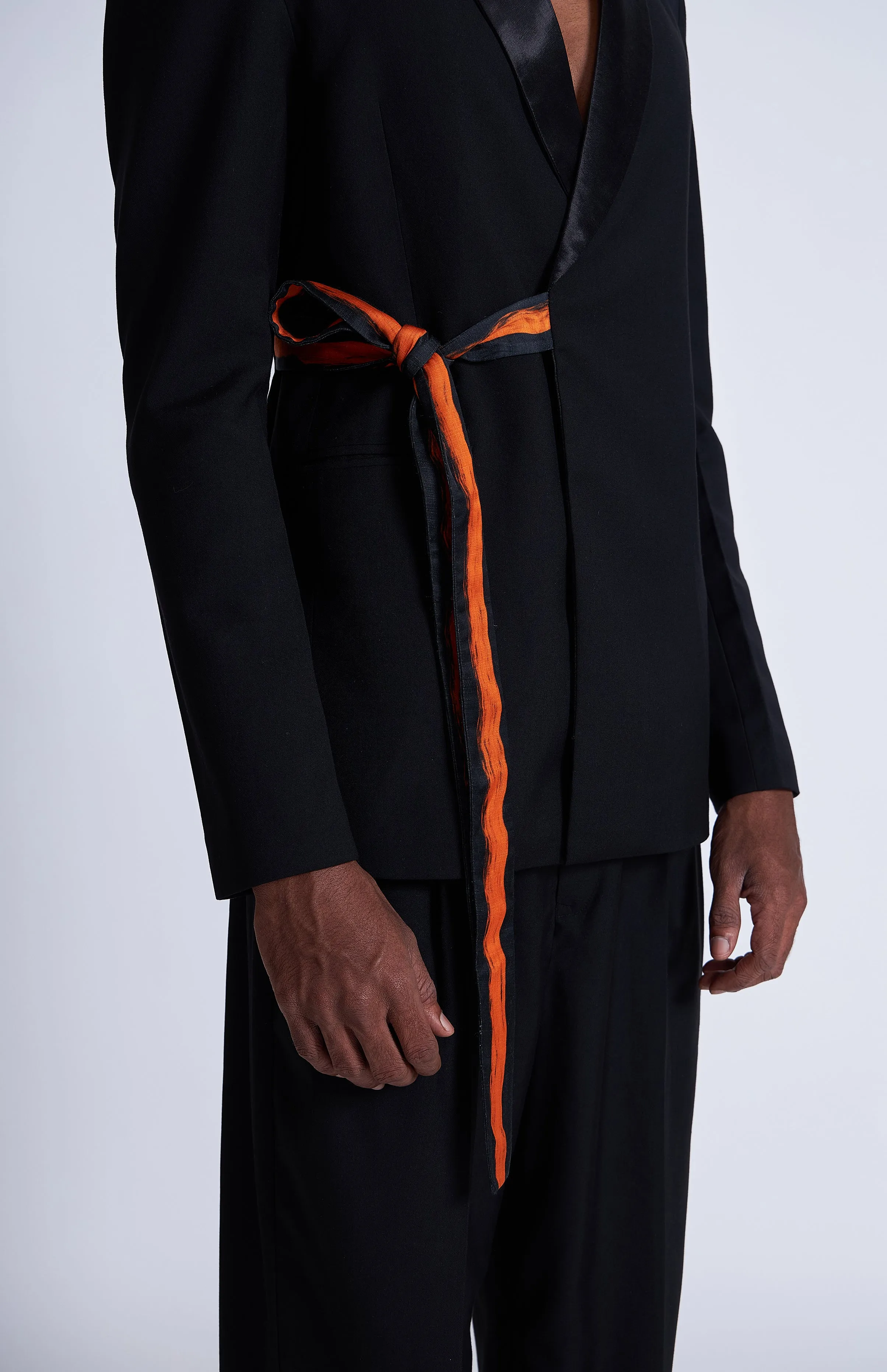 Kuro Tie Up Blazer