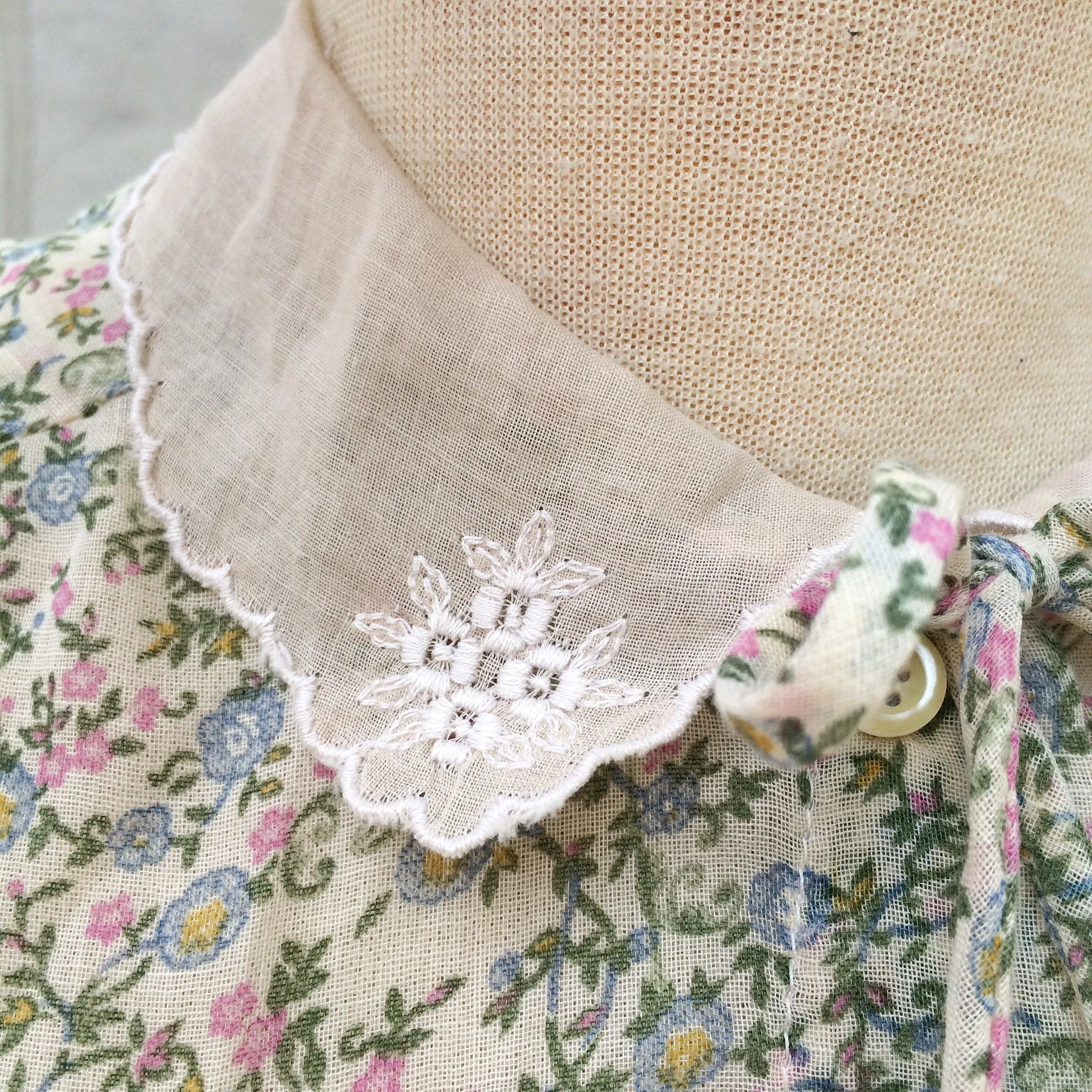 Leah Lynn | Vintage 1980s does 1940s English floral print Lace collar Delicate Dress