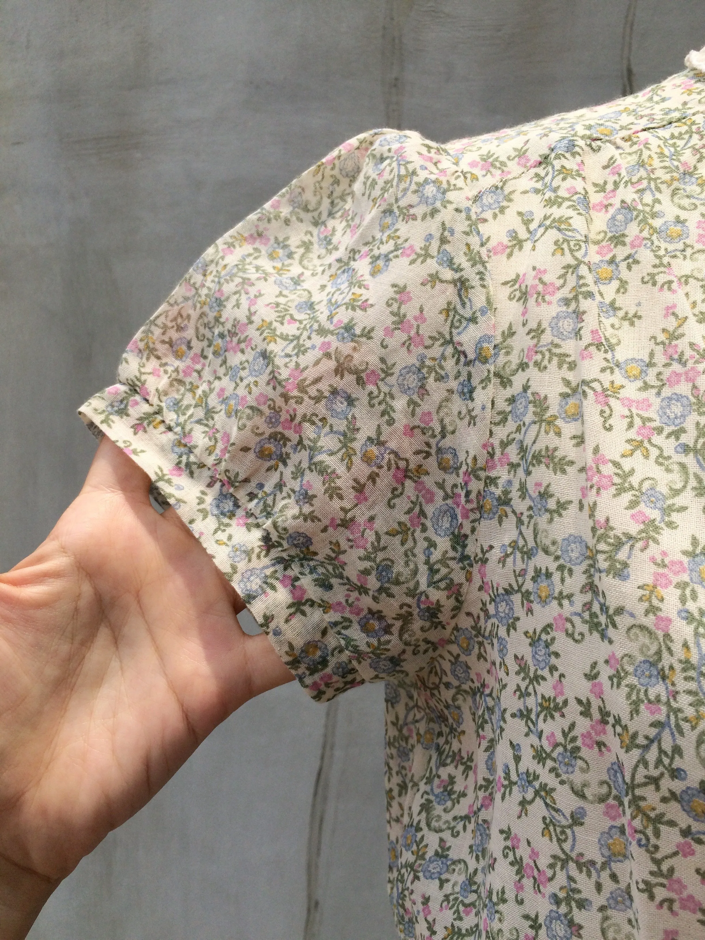 Leah Lynn | Vintage 1980s does 1940s English floral print Lace collar Delicate Dress