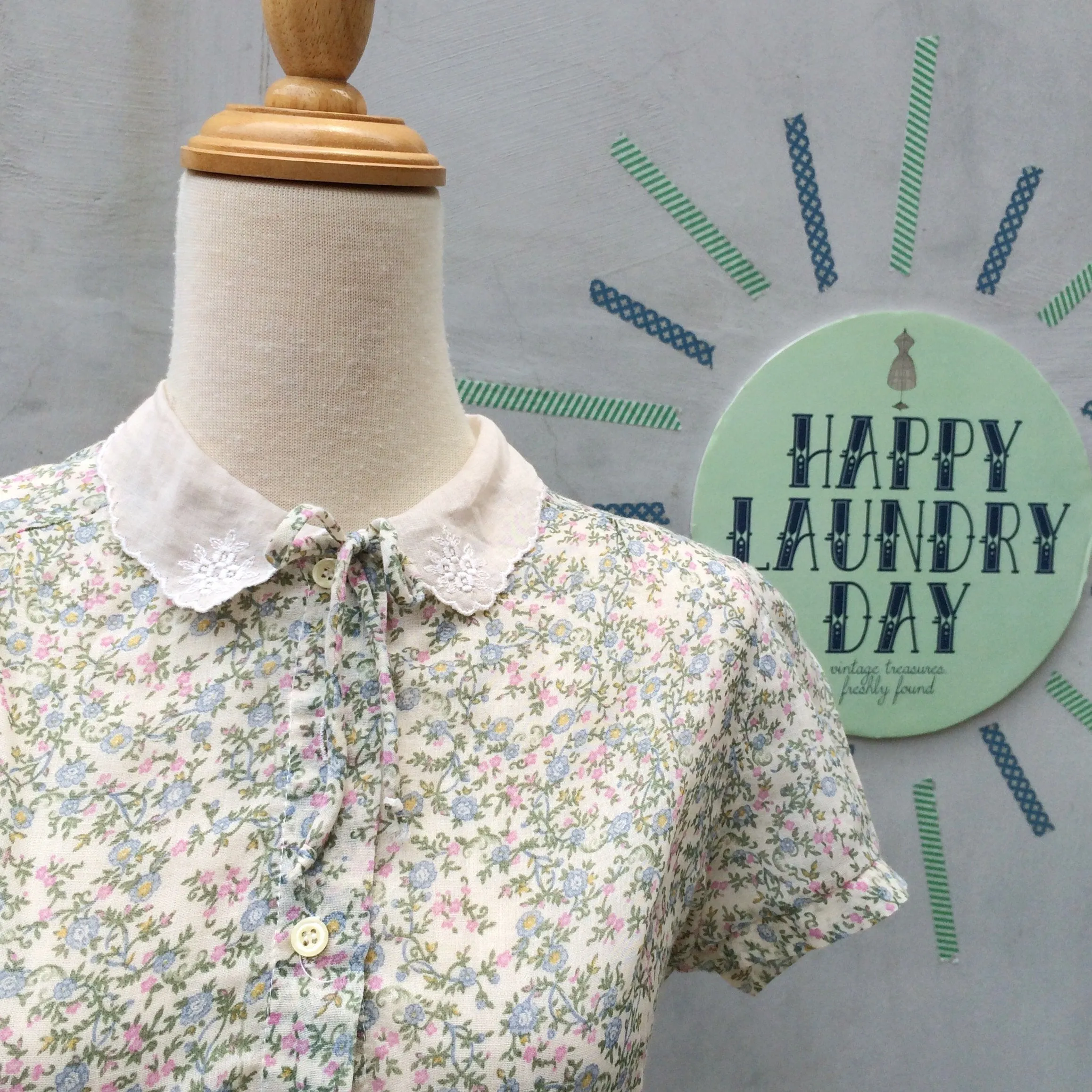 Leah Lynn | Vintage 1980s does 1940s English floral print Lace collar Delicate Dress
