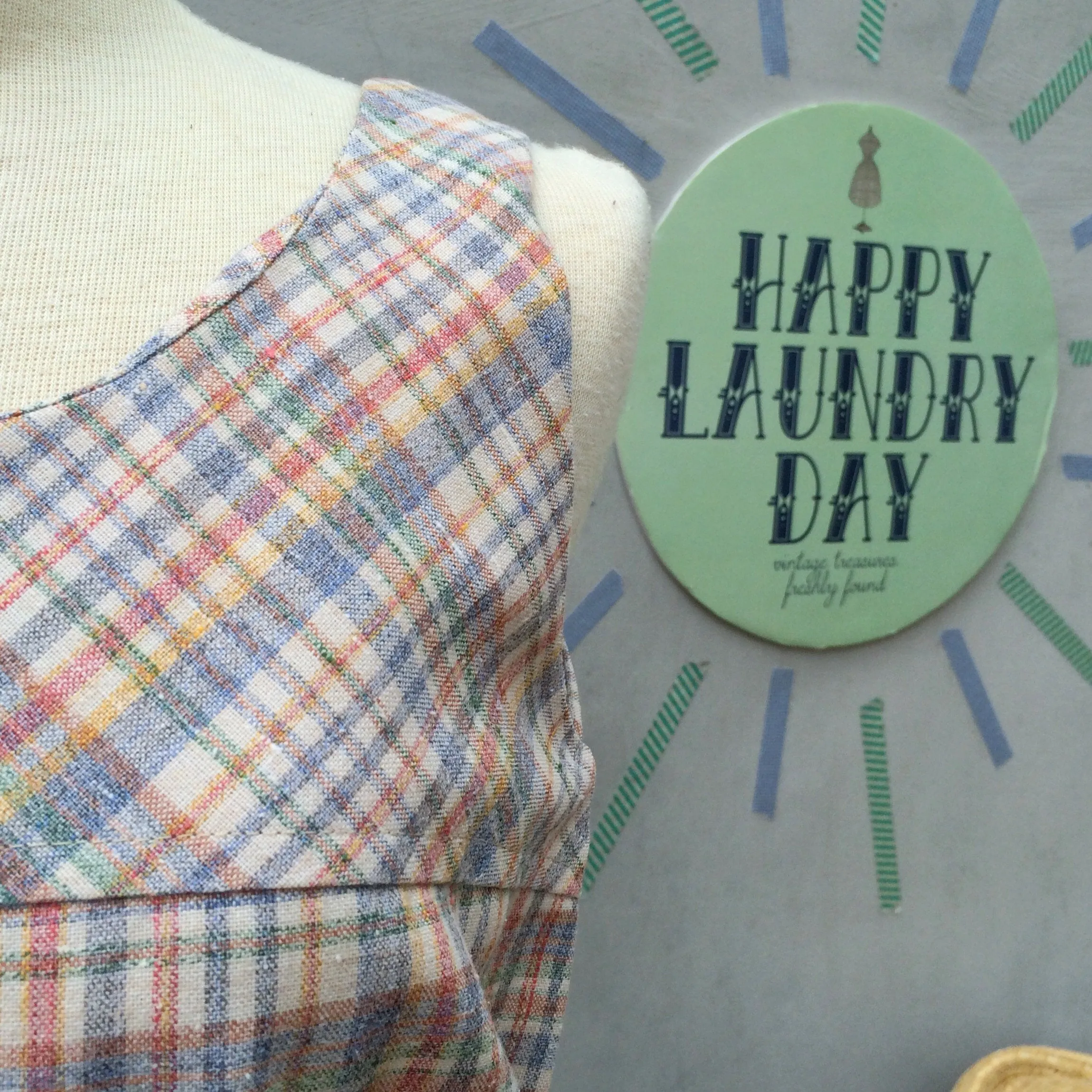 Little Squared Lines | Vintage 1960s 1970s multicoloured Tweed-like Yoked dress