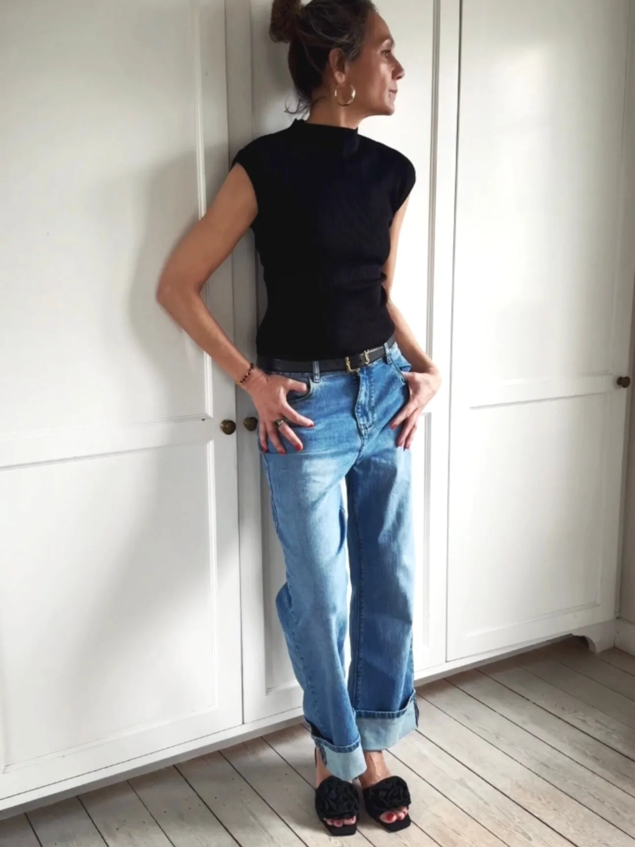 SHORT SLEEVE HIGH NECK RIB TOP - BLACK