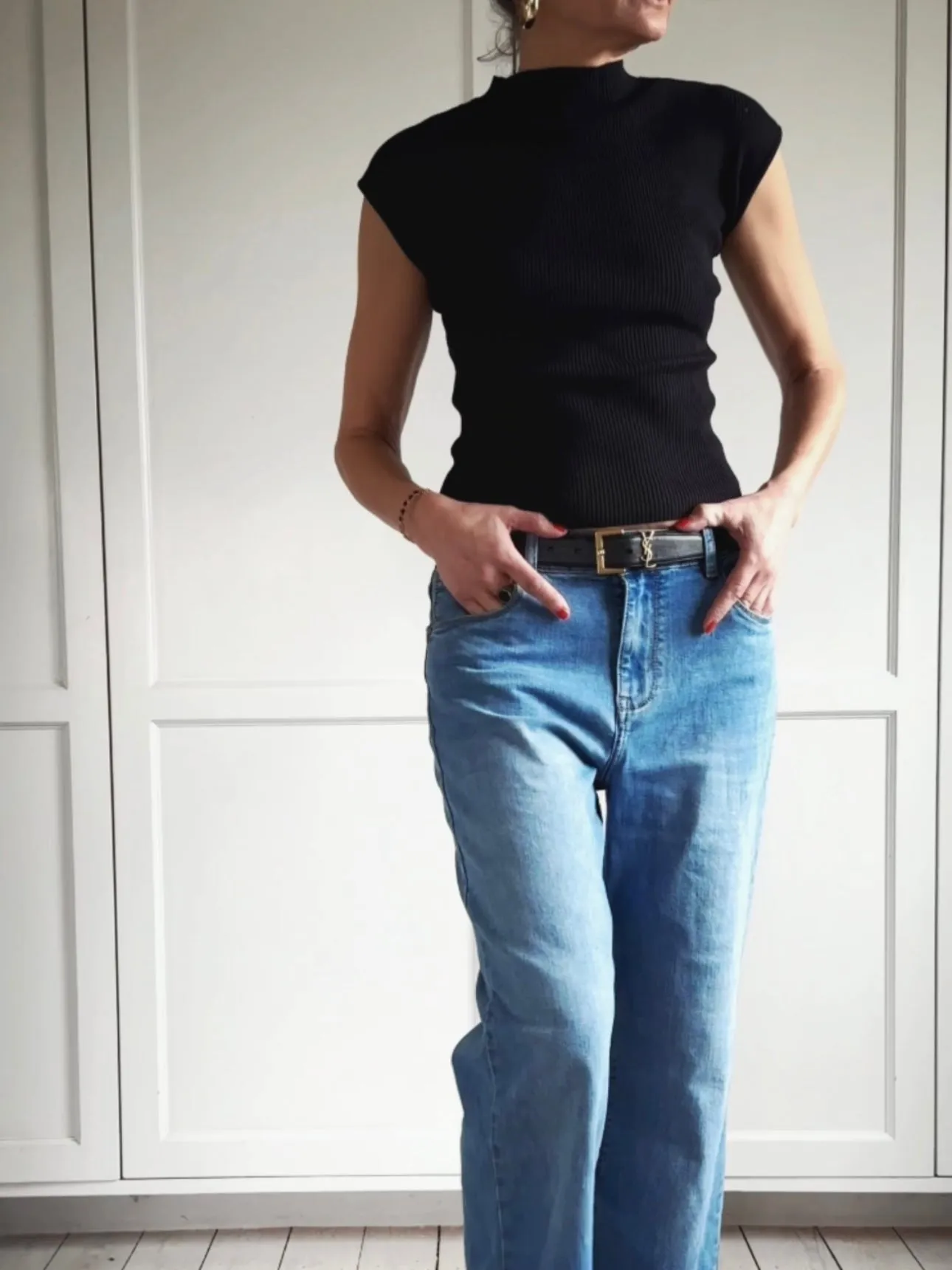 SHORT SLEEVE HIGH NECK RIB TOP - BLACK