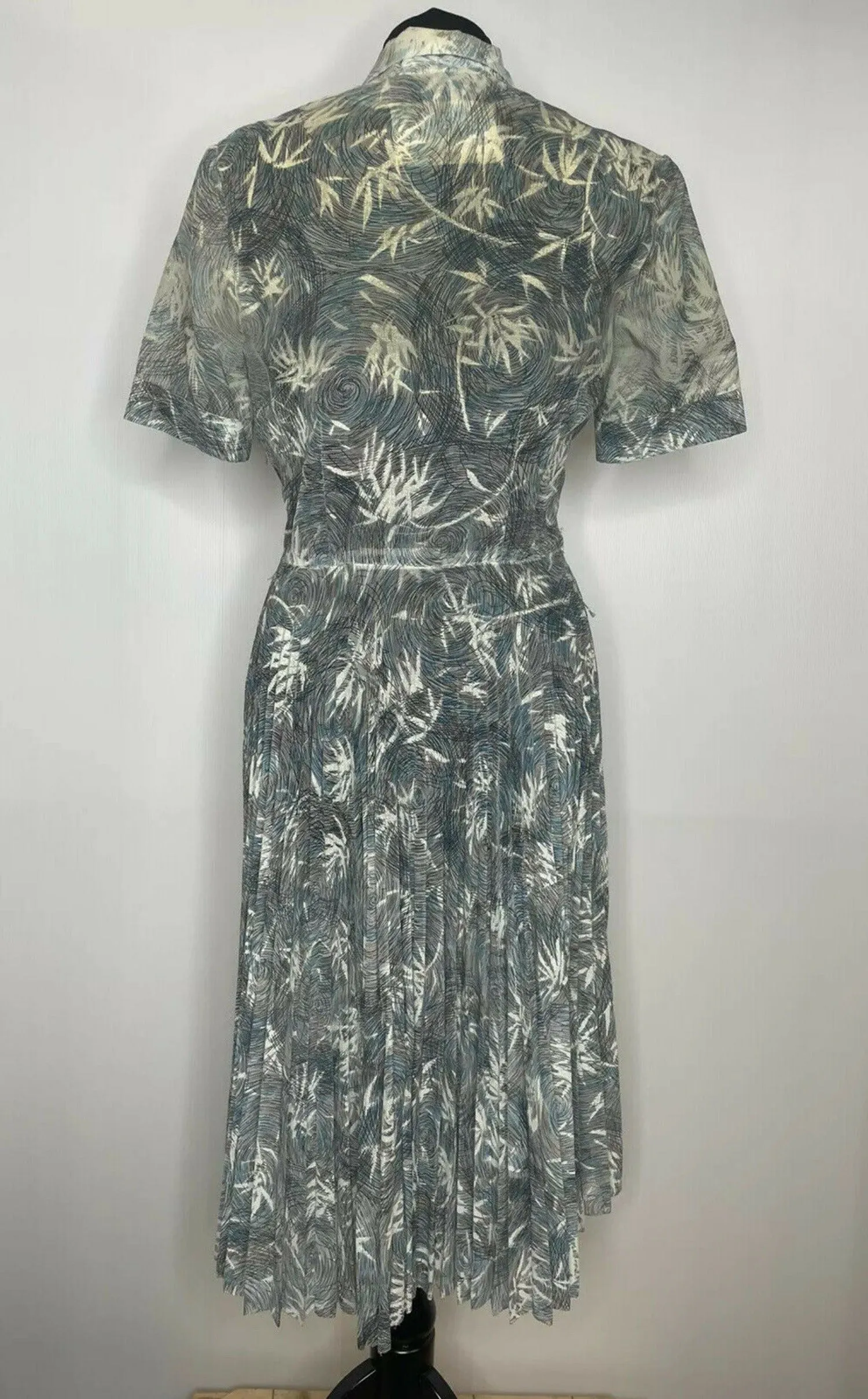 Vintage 1940s 1950s Abstract Print Pleated Button Down Tea Dress in Blue - Size UK 10