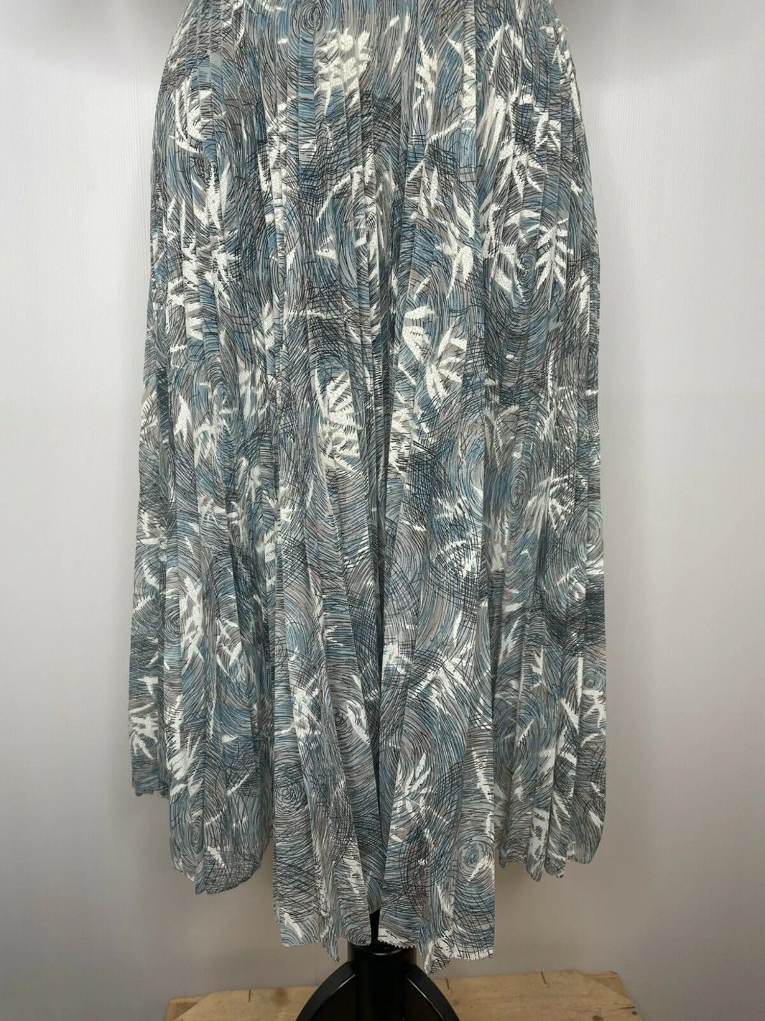 Vintage 1940s 1950s Abstract Print Pleated Button Down Tea Dress in Blue - Size UK 10