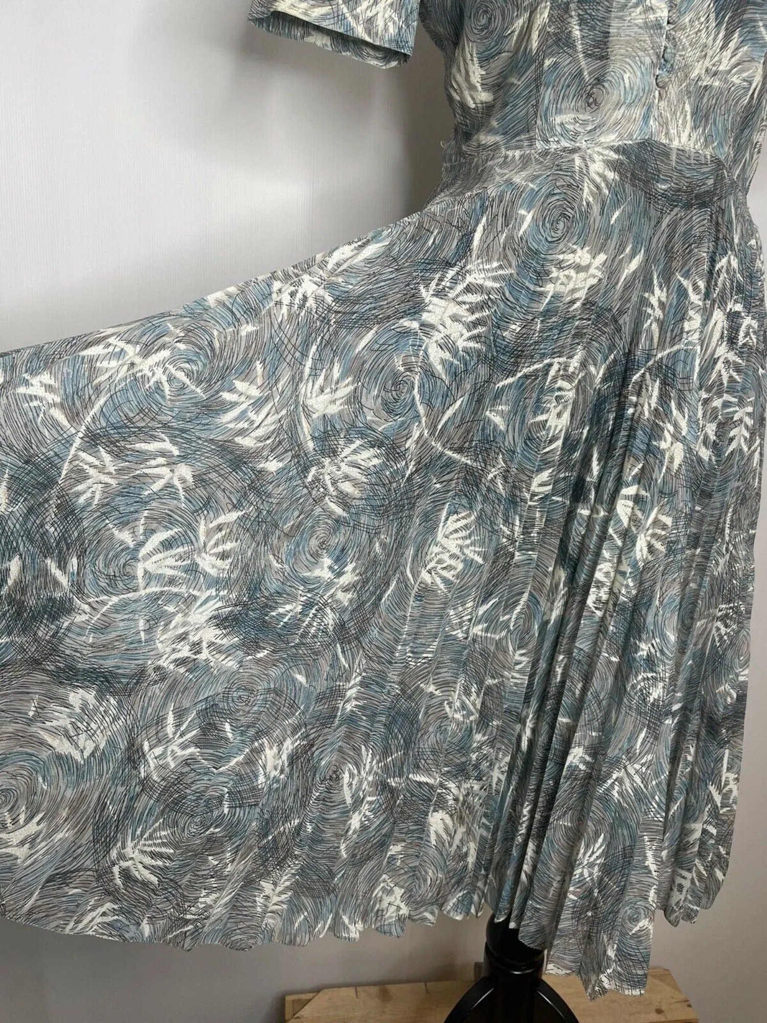 Vintage 1940s 1950s Abstract Print Pleated Button Down Tea Dress in Blue - Size UK 10