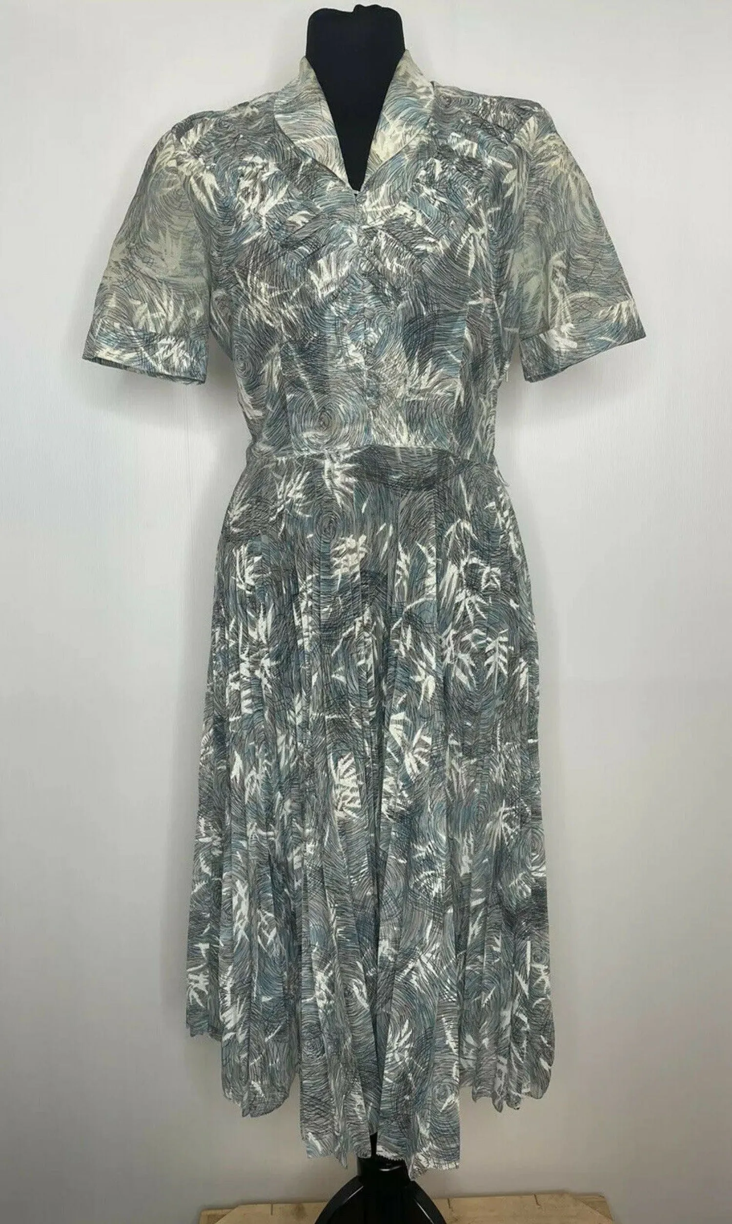 Vintage 1940s 1950s Abstract Print Pleated Button Down Tea Dress in Blue - Size UK 10