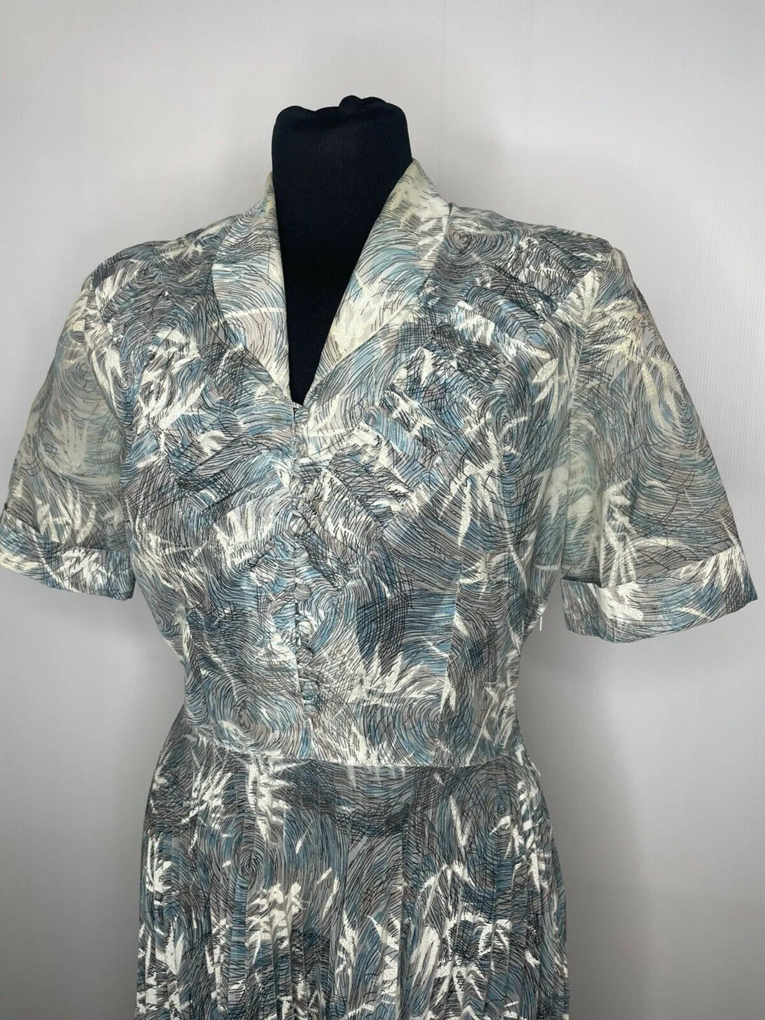 Vintage 1940s 1950s Abstract Print Pleated Button Down Tea Dress in Blue - Size UK 10